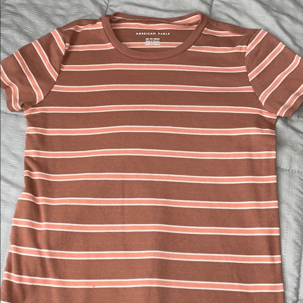 American Eagle T shirt